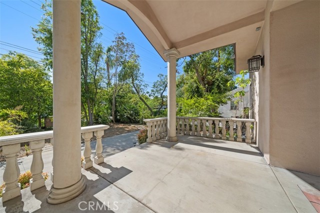 184 S Altadena Drive, Pasadena CA: https://media.crmls.org/medias/ea785327-565f-472f-b795-950904a40d87.jpg