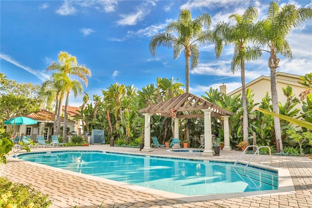 4752 Tiara Drive, Huntington Beach CA: https://media.crmls.org/medias/ea793a02-3234-4d65-88d4-30b1e52c0c7c.jpg