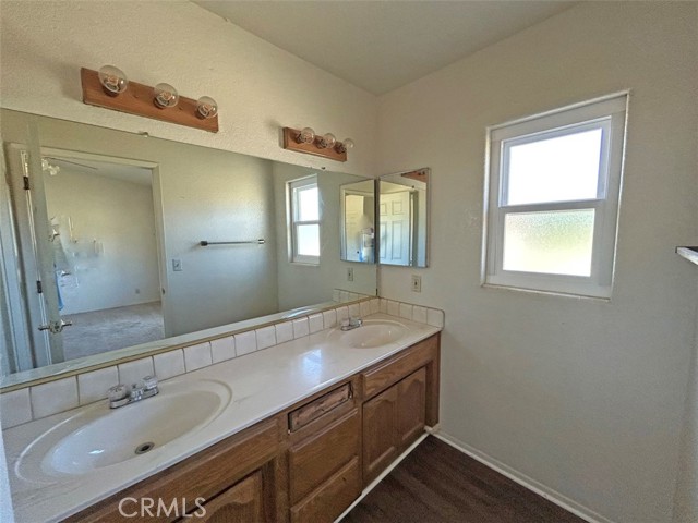 14402 Boxtree Street, Lake Hughes CA: https://media.crmls.org/medias/ea799731-393b-45d9-a26f-77bc4d006f89.jpg