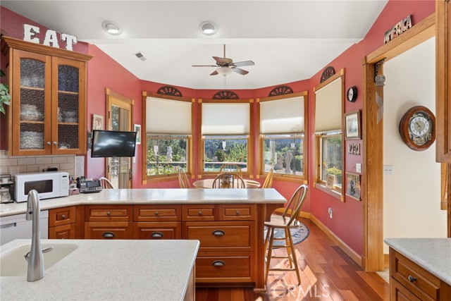 Detail Gallery Image 12 of 56 For 5005 Schott Rd, Forest Ranch,  CA 95942 - 4 Beds | 3 Baths