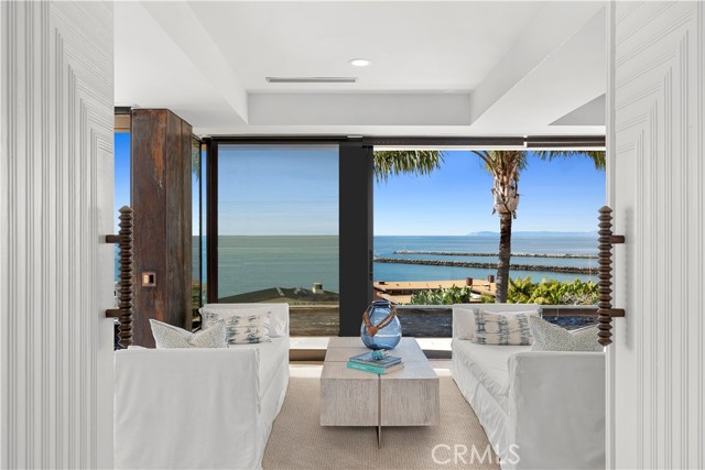 Detail Gallery Image 24 of 34 For 3308 Ocean Bld, Corona Del Mar,  CA 92625 - 5 Beds | 6/2 Baths