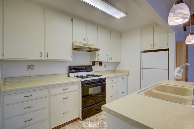 Detail Gallery Image 11 of 44 For 1699 Langton St, Cambria,  CA 93428 - 2 Beds | 2 Baths