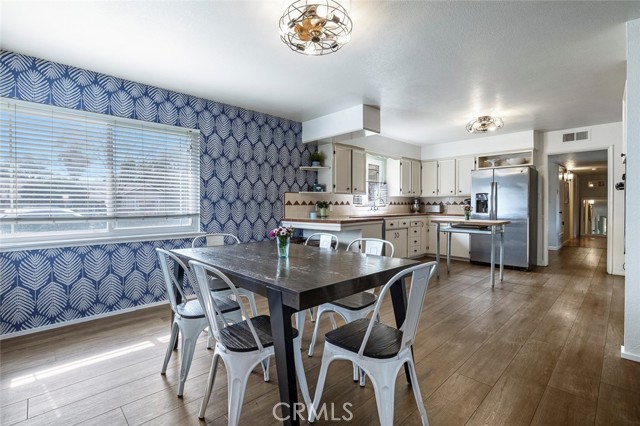 Detail Gallery Image 11 of 25 For 216 W San Ramon Ave, Fresno,  CA 93704 - 3 Beds | 2 Baths