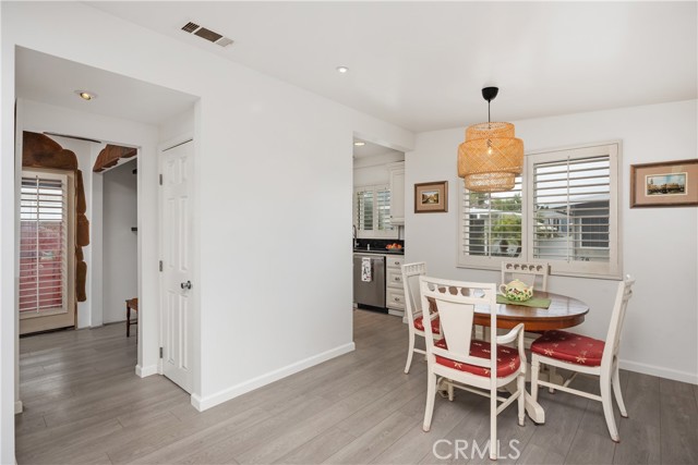 103 Yorktown, Newport Beach CA: https://media.crmls.org/medias/ea7bc519-3091-4906-8185-4fbf55886072.jpg