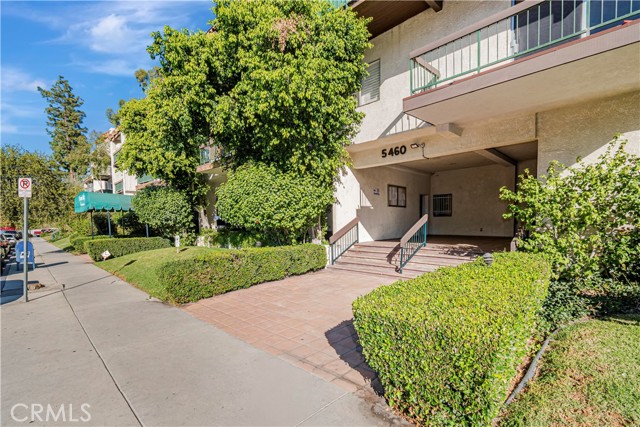 Detail Gallery Image 4 of 20 For 5460 White Oak Ave #K207,  Encino,  CA 91316 - 2 Beds | 2 Baths