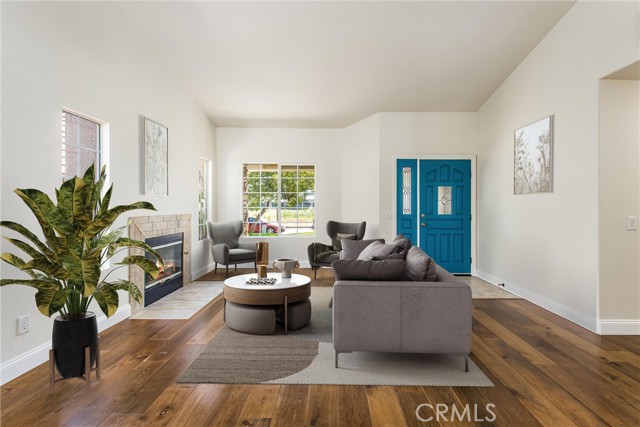 This room has been virtually staged.
