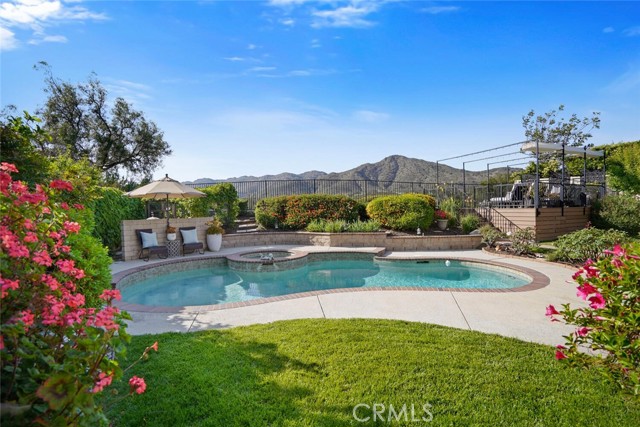 Detail Gallery Image 2 of 75 For 6617 Oak Forest Dr, Oak Park,  CA 91377 - 3 Beds | 2/1 Baths