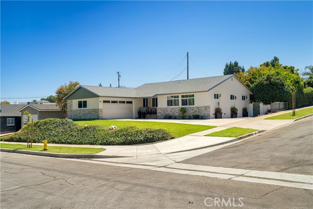 981 Russell Street, La Habra CA: https://media.crmls.org/medias/ea7e5efc-77f5-496a-9091-9701173d967b.jpg