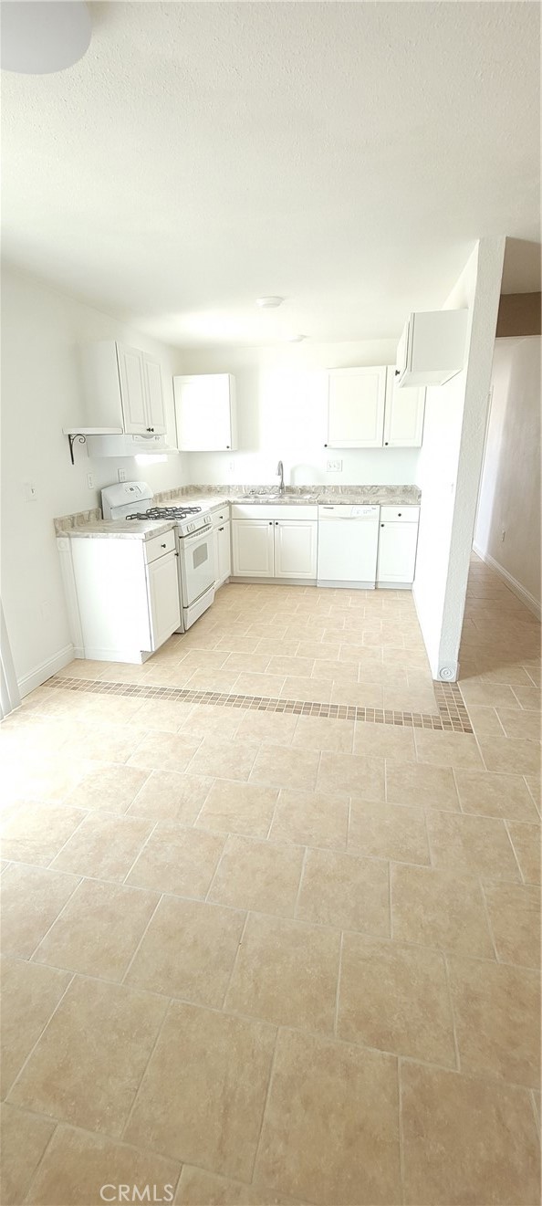 Detail Gallery Image 13 of 20 For 11200 Palomar Ave #B,  Lucerne Valley,  CA 92356 - 3 Beds | 2 Baths