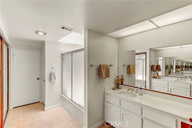 Detail Gallery Image 34 of 45 For 904 Lombard Ct, Costa Mesa,  CA 92626 - 3 Beds | 2/1 Baths