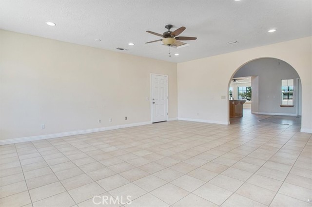 12771 Elm Street, Oak Hills CA: https://media.crmls.org/medias/ea7fa45b-20ec-49d1-94c7-c69ea252d039.jpg