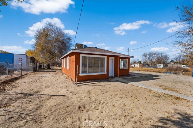 Detail Gallery Image 2 of 33 For 43331 Fairglen Rd, Lancaster,  CA 93535 - 3 Beds | 1 Baths