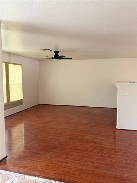 28764 Avalon Avenue, Moreno Valley CA: https://media.crmls.org/medias/ea7fc5f1-994d-49e5-ad75-cab2749b3045.jpg