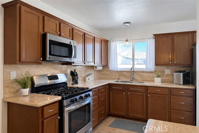 Detail Gallery Image 13 of 27 For 4151 Los Coyotes Diagonal, Lakewood,  CA 90713 - 2 Beds | 2 Baths