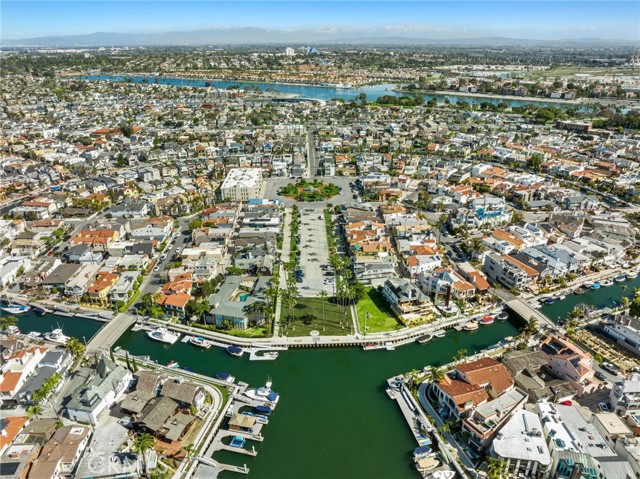 View of Colonnade Park on Naples Island