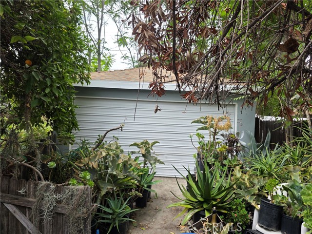 14153 Tiara Street, Van Nuys CA: https://media.crmls.org/medias/ea80be7f-05ac-4ce1-b630-f7b082c242ba.jpg