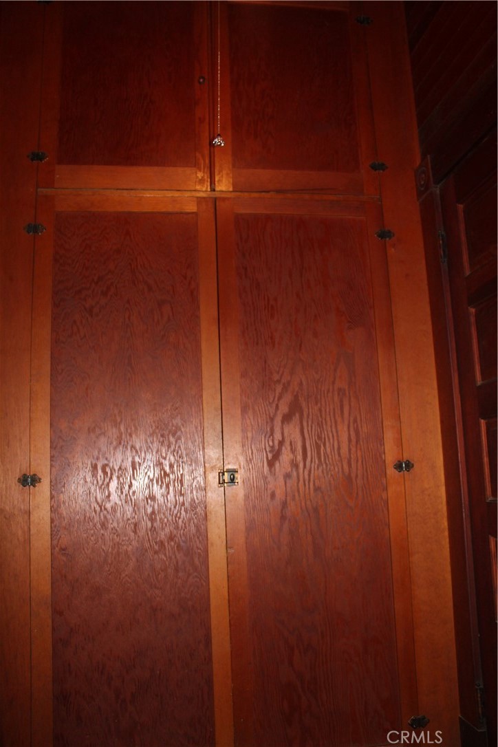 https://media.crmls.org/medias/ea80d8cb-1d0d-4438-aaf5-849438c7e5be.jpg?preset=X-Large