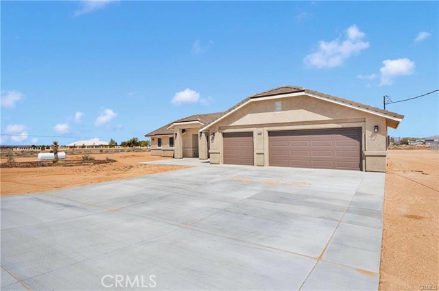 22530 Houston Street, Apple Valley CA: https://media.crmls.org/medias/ea81966a-ad3a-4719-bd10-ce5a8668ac6c.jpg