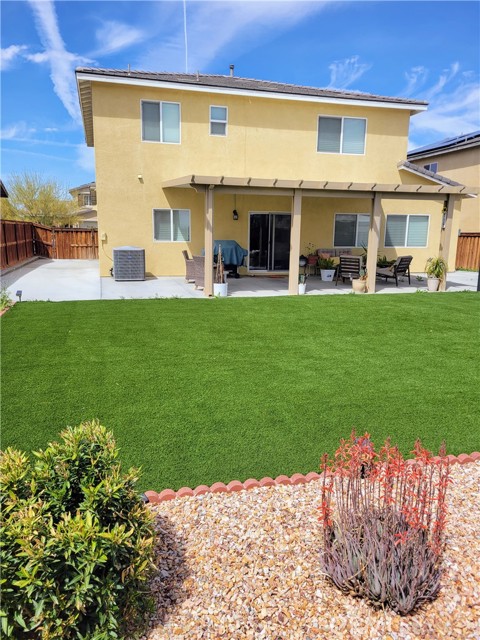 Detail Gallery Image 13 of 21 For 15105 Mateo Prado Way, Victorville,  CA 92394 - 3 Beds | 2/1 Baths