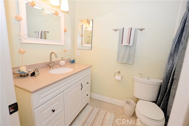 240 Broadway, Redondo Beach, California 90277, 3 Bedrooms Bedrooms, ,1 BathroomBathrooms,Residential,Sold,Broadway,SB17033928