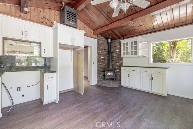 Detail Gallery Image 10 of 35 For 600 Moreno Ln, Sugarloaf,  CA 92386 - 4 Beds | 2 Baths
