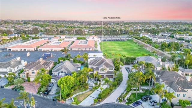 6692 Alamitos Circle, Huntington Beach CA: https://media.crmls.org/medias/ea831c27-8e3c-416e-99df-2f03369c3caf.jpg