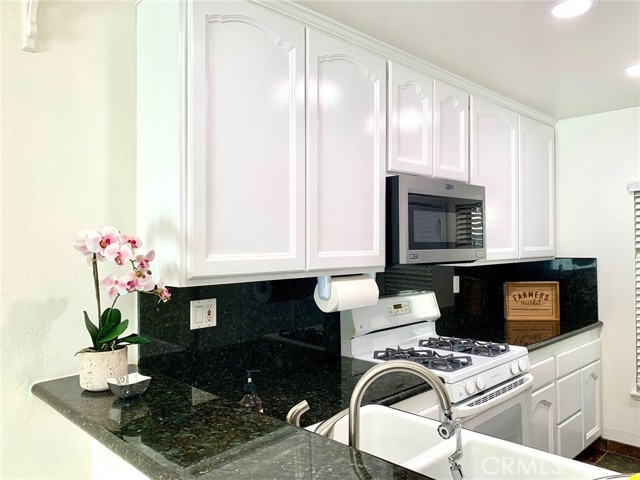 Detail Gallery Image 6 of 21 For 506 Orange Blossom, Irvine,  CA 92618 - 1 Beds | 1 Baths