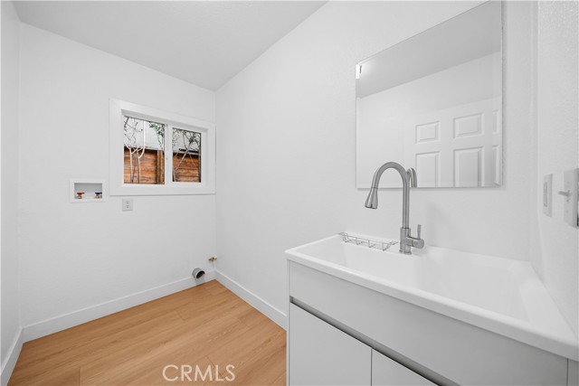 7116 Waring Avenue, Los Angeles CA: https://media.crmls.org/medias/ea8378cc-8ebe-4369-9121-cd96df65afd1.jpg