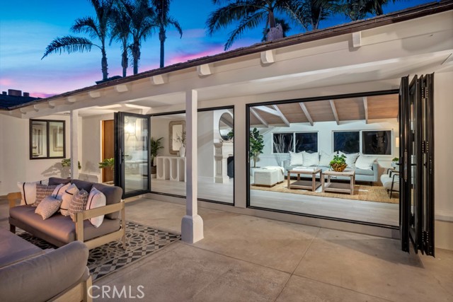 10 Camel Point, Laguna Beach CA: https://media.crmls.org/medias/ea83b5fe-c823-4481-b3ef-1261ab582823.jpg