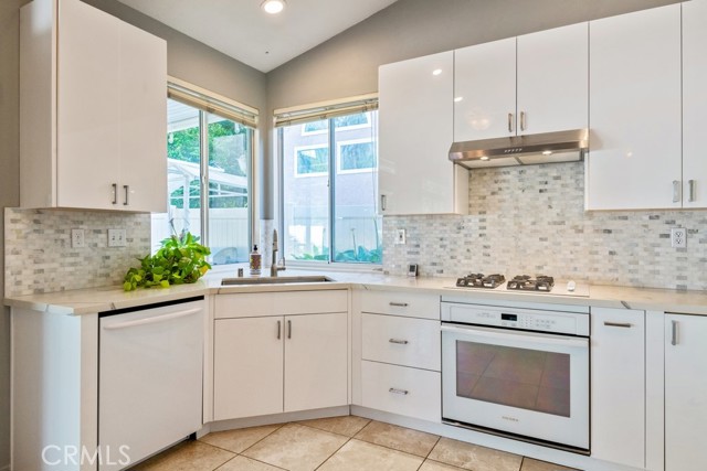 Detail Gallery Image 7 of 23 For 32364 Corte Coronado, Temecula,  CA 92592 - 3 Beds | 2 Baths