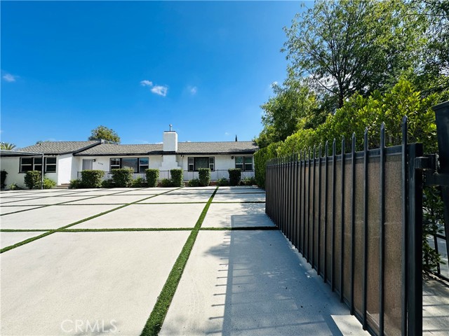 Detail Gallery Image 4 of 75 For 5148 Otis Ave, Tarzana,  CA 91356 - 4 Beds | 4 Baths