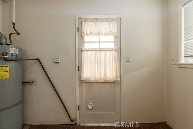 5939 Greentop Street, Lakewood CA: https://media.crmls.org/medias/ea859d32-aec2-4b09-837b-5bf1f2a022f0.jpg