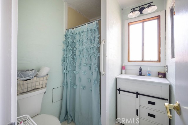 Detail Gallery Image 15 of 33 For 817 E Mountain View Bld, Big Bear City,  CA 92314 - 3 Beds | 2 Baths