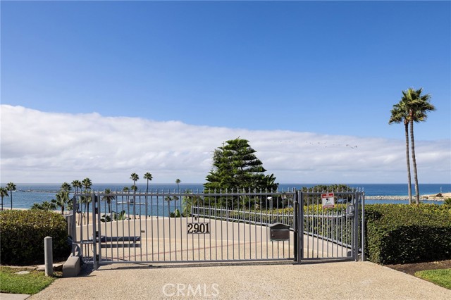 Detail Gallery Image 35 of 39 For 2901 Ocean Bld, Corona Del Mar,  CA 92625 - 4 Beds | 4/3 Baths