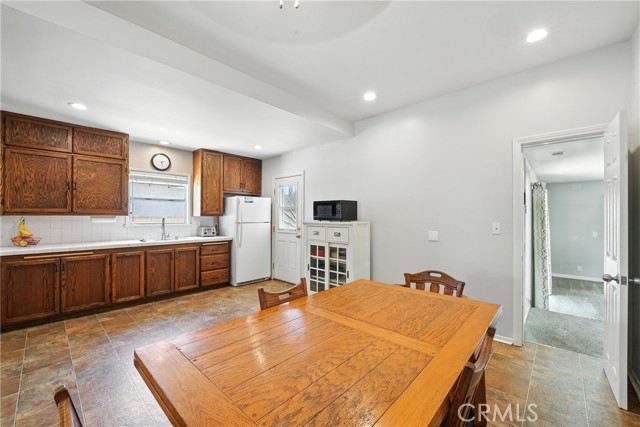2275 Ximeno Avenue, Long Beach CA: https://media.crmls.org/medias/ea85f342-3351-4942-89a6-3f703da9400f.jpg