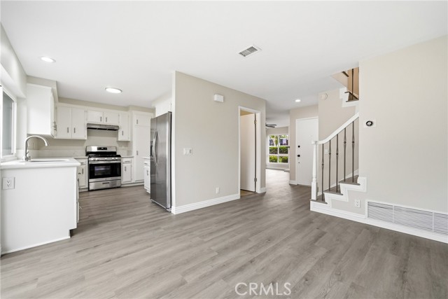 Detail Gallery Image 10 of 57 For 11717 Garden Grove Bld, Garden Grove,  CA 92843 - 3 Beds | 2/1 Baths