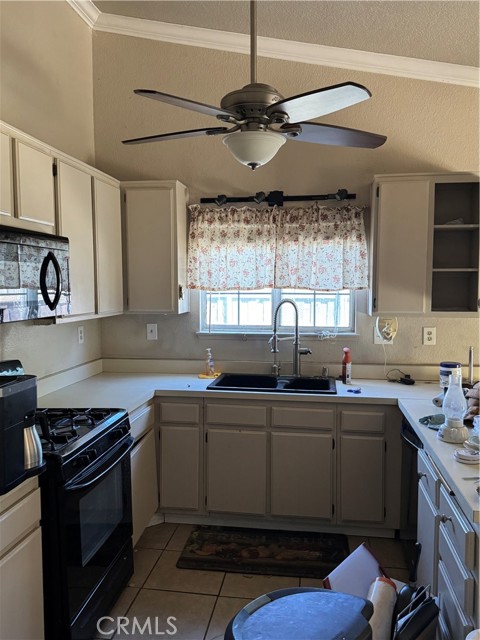 Detail Gallery Image 4 of 12 For 10669 Wildrose Dr, Rancho Cucamonga,  CA 91730 - 4 Beds | 2 Baths