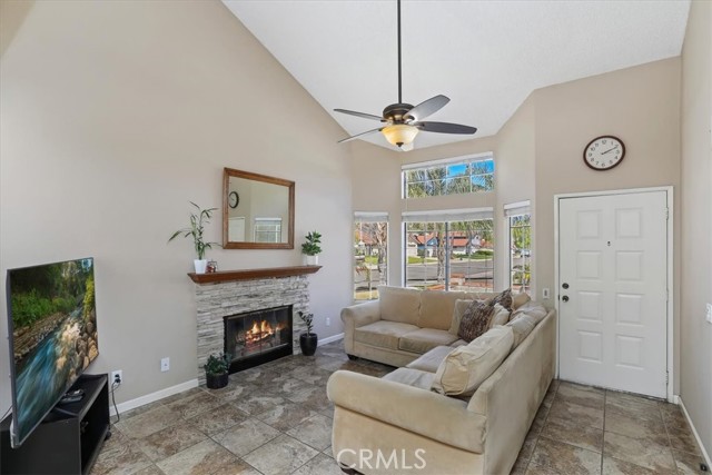 Detail Gallery Image 9 of 41 For 27025 Rock Bluff, Temecula,  CA 92591 - 4 Beds | 2/1 Baths
