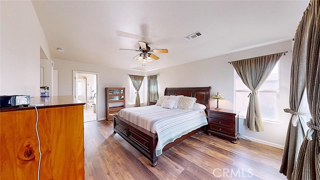223 Vintage Drive, Turlock CA: https://media.crmls.org/medias/ea86ea51-e934-4ca3-bf4b-f0c2e1fcc30e.jpg