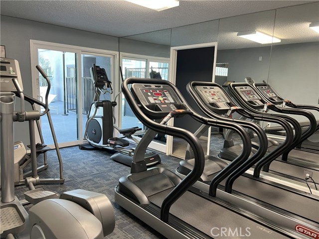 1940 N Highland Avenue, Los Angeles CA: https://media.crmls.org/medias/ea877bb0-0fae-4e65-af66-ba002e3ad6fd.jpg