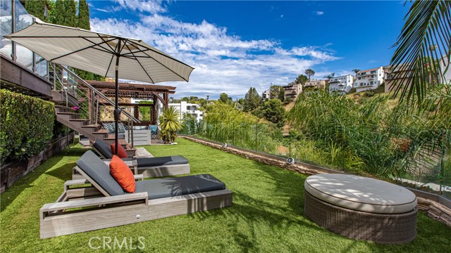 Detail Gallery Image 32 of 64 For 6438 Georgius Way, Los Angeles,  CA 90068 - 4 Beds | 4 Baths