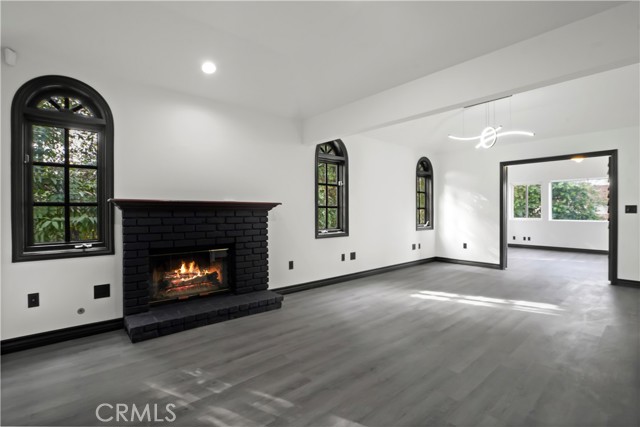 Detail Gallery Image 32 of 49 For 9853 Wish Ave, Northridge,  CA 91325 - 5 Beds | 2/1 Baths