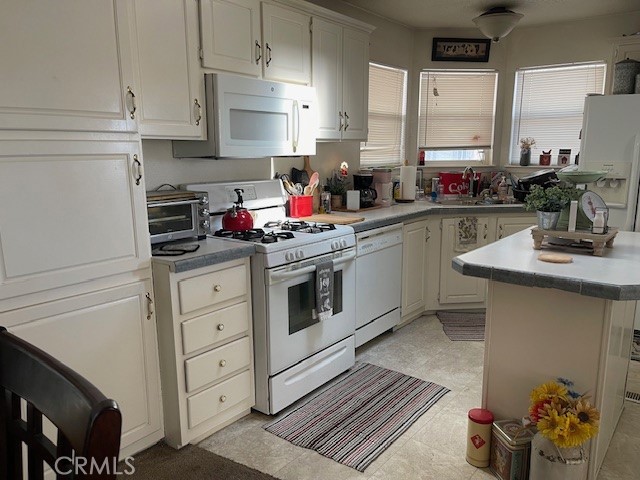 Detail Gallery Image 4 of 4 For 30000 Hasley Cyn Rd #42, Castaic,  CA 91384 - 3 Beds | 2 Baths