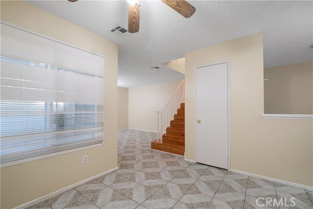 Detail Gallery Image 6 of 23 For 1650 S Campus, Ontario,  CA 91761 - 2 Beds | 2/1 Baths