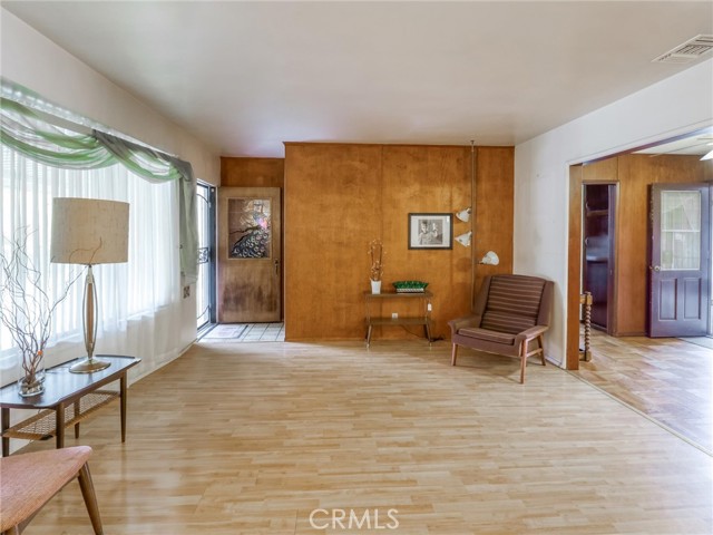 540 Hacienda Drive, Monrovia CA: https://media.crmls.org/medias/ea8a5426-d377-4186-b6a6-8282bbfce119.jpg