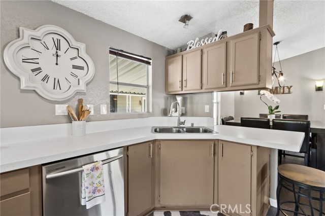 Detail Gallery Image 21 of 58 For 4901 Green River #303,  Corona,  CA 92880 - 3 Beds | 2 Baths