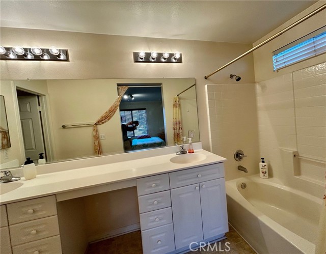 Detail Gallery Image 13 of 17 For 113 E 2nd St, San Bernardino,  CA 92408 - 4 Beds | 2/1 Baths