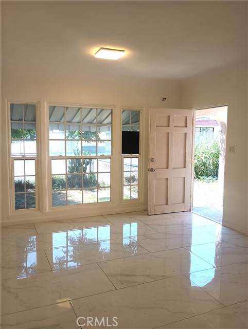 1580 N Orange Grove Avenue, Pomona CA: https://media.crmls.org/medias/ea8b5296-74e7-4578-9e14-acded7f20558.jpg