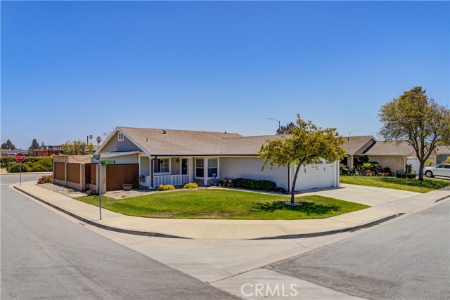 2130 Calle Mirasol, Santa Maria CA: https://media.crmls.org/medias/ea8b6246-1576-431e-97e5-6aadce2e4619.jpg