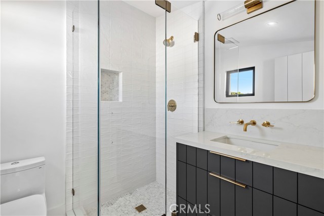 Detail Gallery Image 15 of 20 For 700 1/2 Iris, Corona Del Mar,  CA 92625 - 2 Beds | 2/1 Baths